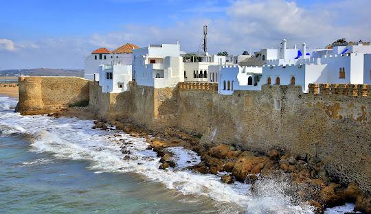 🎨Asilah, between sea, art, and white medina